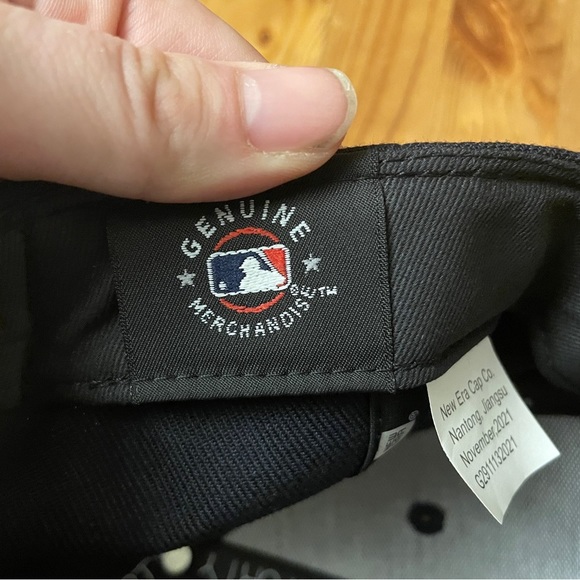 Youth New Era Navy Cleveland Guardians Authentic Collection On-Field Home Hat - Picture 4 of 9
